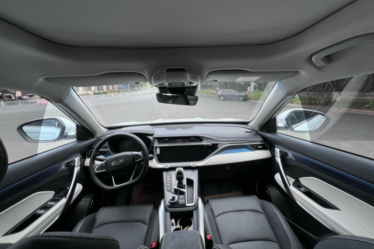 吉利汽车 2022款 博越X 1.8TD DCT智慧型中控内饰7003