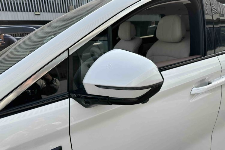 比亚迪 夏 2025款 DM-i 1.5T 180km 超越型车身外观6009