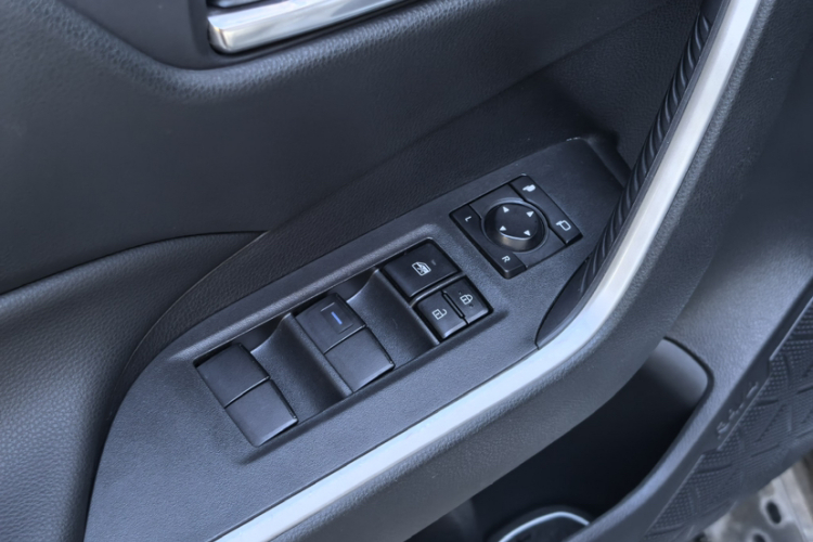 丰田 RAV4荣放双擎E+ 2021款 2.5L 两驱精英Pro中控内饰7004