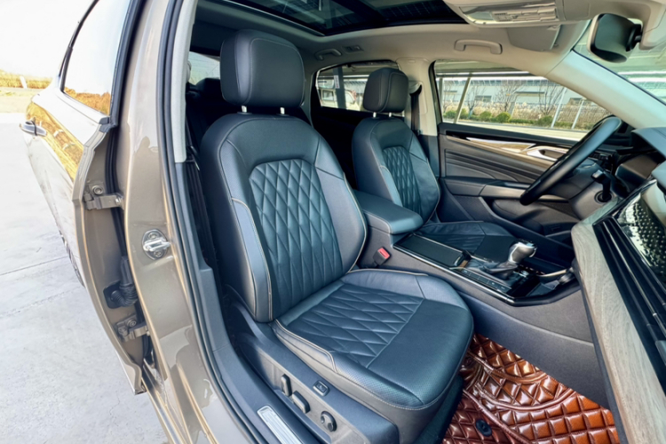 大众 帕萨特 2019款 380TSI 尊贵版 国VI局部细节41