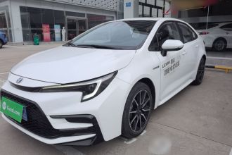 丰田 雷凌 2023款 智能电混双擎 1.8L 运动版