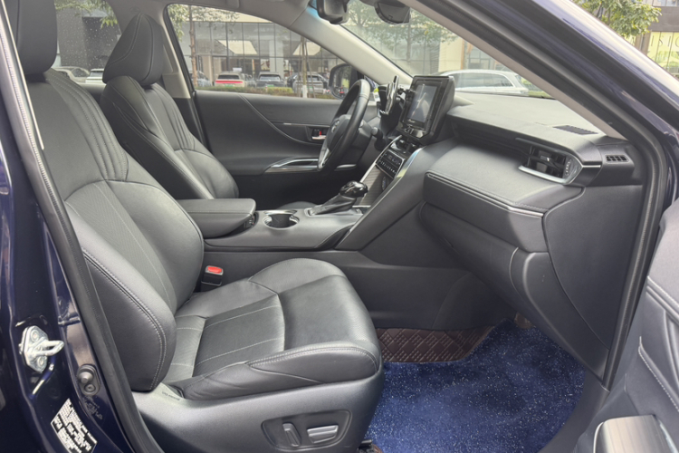 丰田 凌放HARRIER 2022款 双擎 2.5L CVT两驱豪华版中控内饰7005