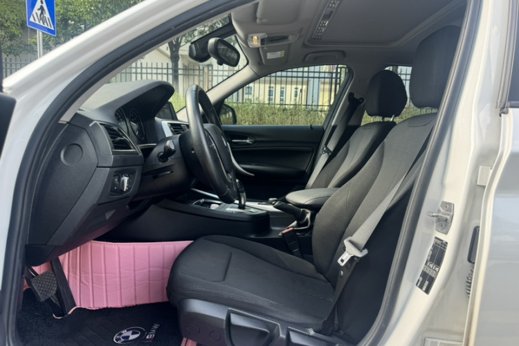 宝马1系(进口) 2018款 118i 领先型中控内饰7004