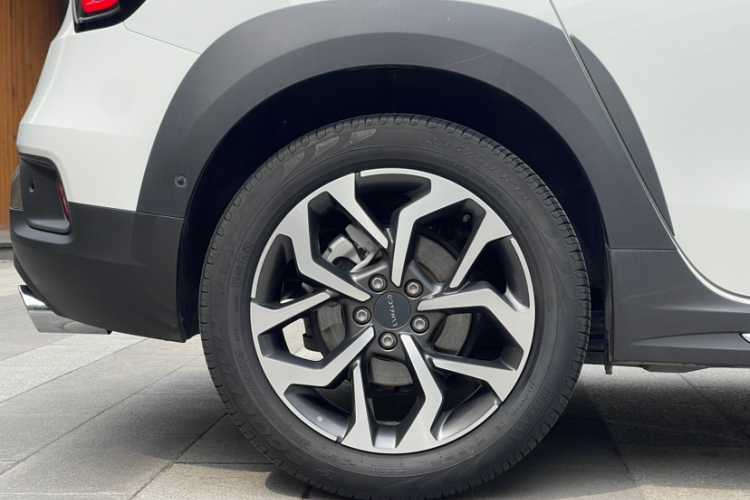 领克02 2021款 1.5TD DCT两驱劲 冠军版车身外观6005