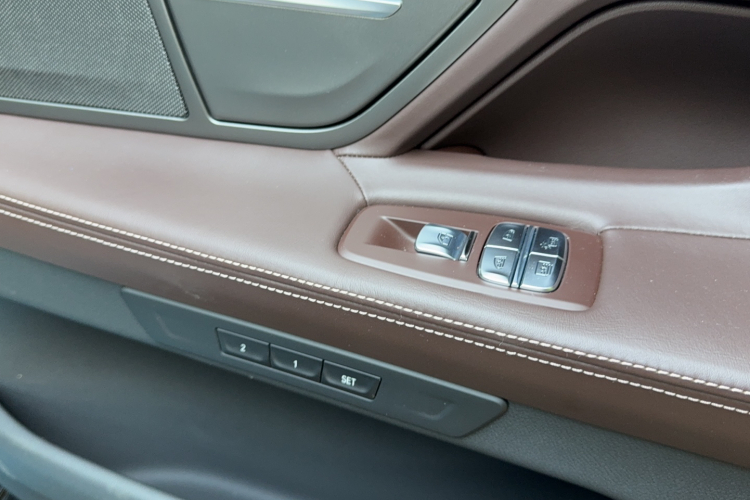 宝马7系 2019款 730Li M运动套装中控内饰7009