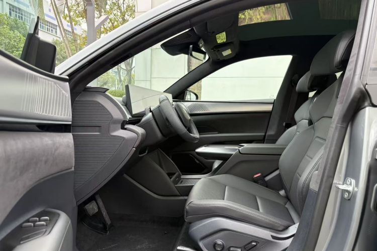 极越01 2025款 焕新款 Max 长续航版中控内饰7001