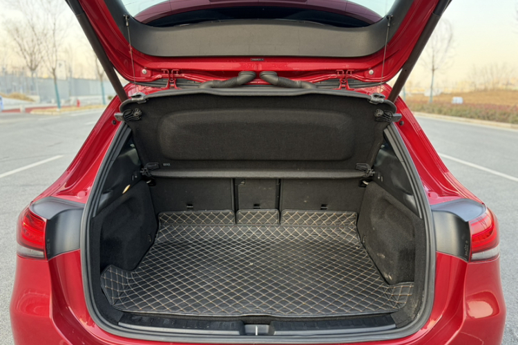 奔驰GLA 2020款 GLA 180中控内饰7005