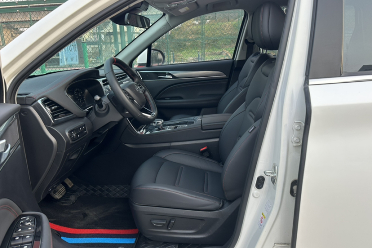 广汽传祺 传祺GS4 PLUS 2021款 390T 自动星云版车身外观6005