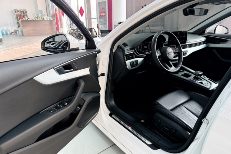 奥迪A4L 2023款 40 TFSI 时尚动感型中控内饰7007