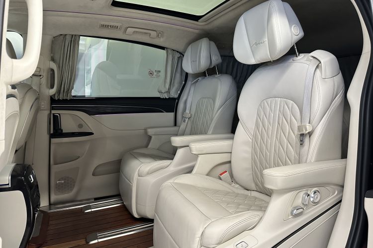 别克GL8 2020款 Avenir艾维亚 六座贤礼版中控内饰7007