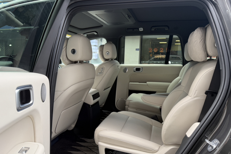 理想汽车 理想L9 2024款 Ultra中控内饰7012