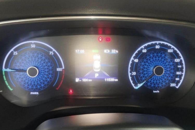 红旗E-QM5 2022款 431km 充电乐享版中控内饰15