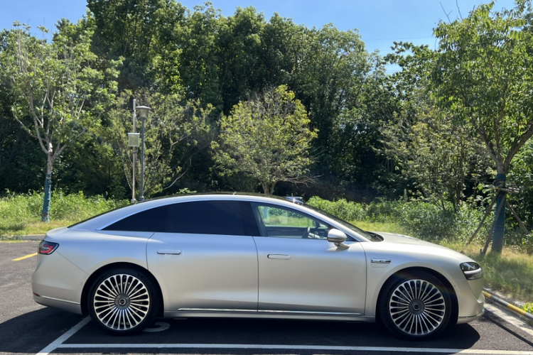 鸿蒙智行 享界S9 2024款 纯电 Ultra 四驱旗舰版车身外观6005