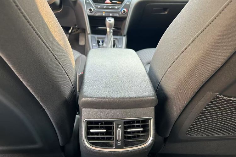 现代 领动 2018款 1.4T 双离合炫动·活力型中控内饰7007