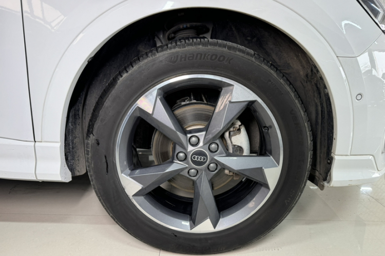 奥迪Q3 2024款 35 TFSI 时尚动感型车身外观6002