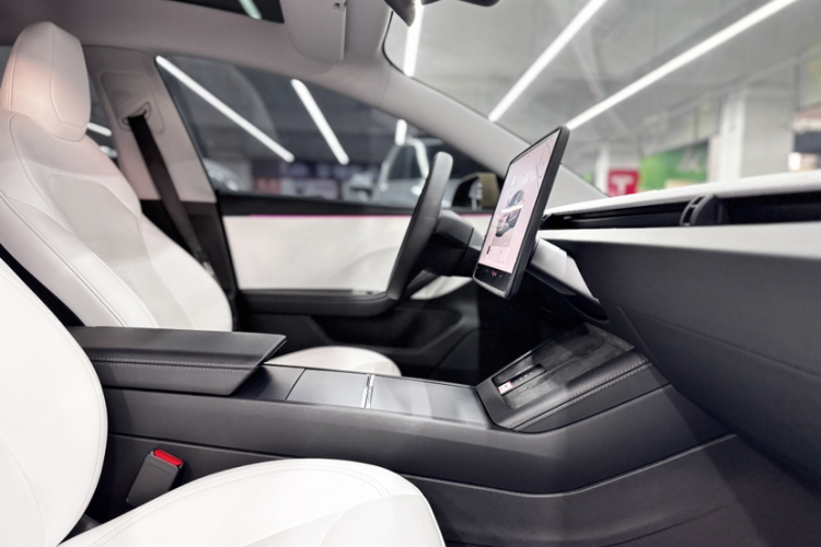 特斯拉 Model 3 2023款 后轮驱动版中控内饰7006