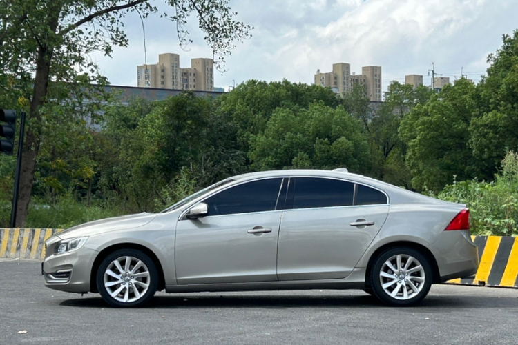 沃尔沃S60 2014款 S60L 2.0T 智远版车身外观6004