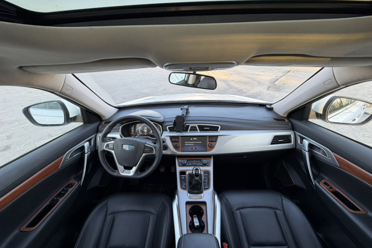 吉利汽车 博越 2016款 2.0L 手动智联型中控内饰7006