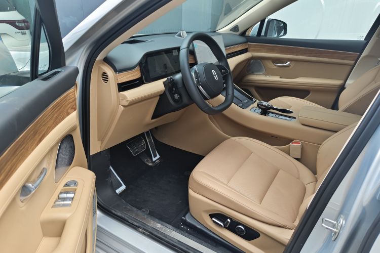 鸿蒙智行 问界M5 2023款 增程后驱智驾版中控内饰7001