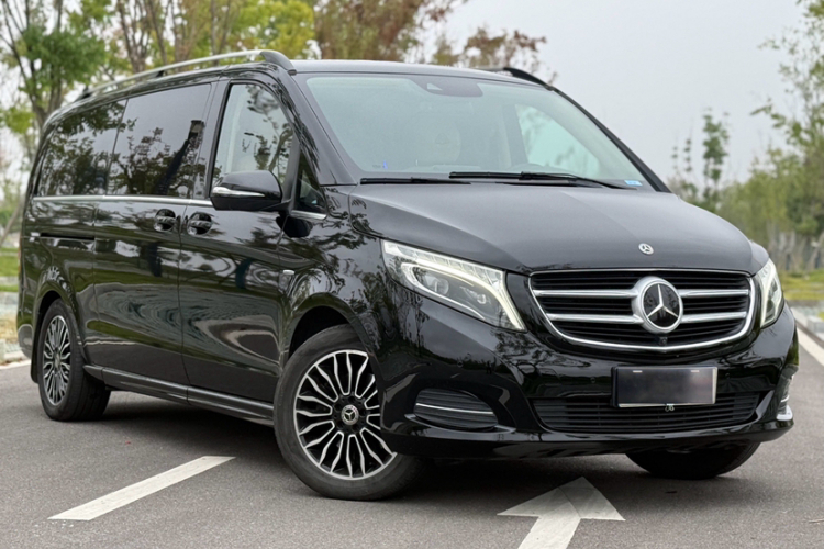 奔驰V级 2018款 V 260 L 尊贵加长版 国VI车身外观6003