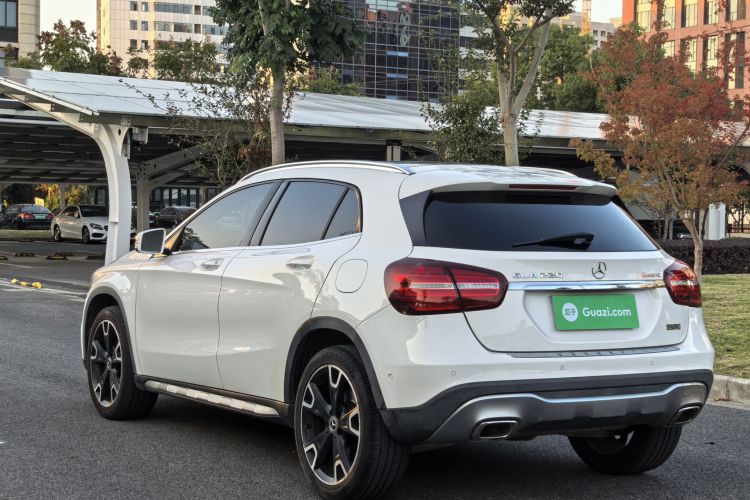 奔驰GLA 2017款 GLA 220 4MATIC 时尚型车身外观6006