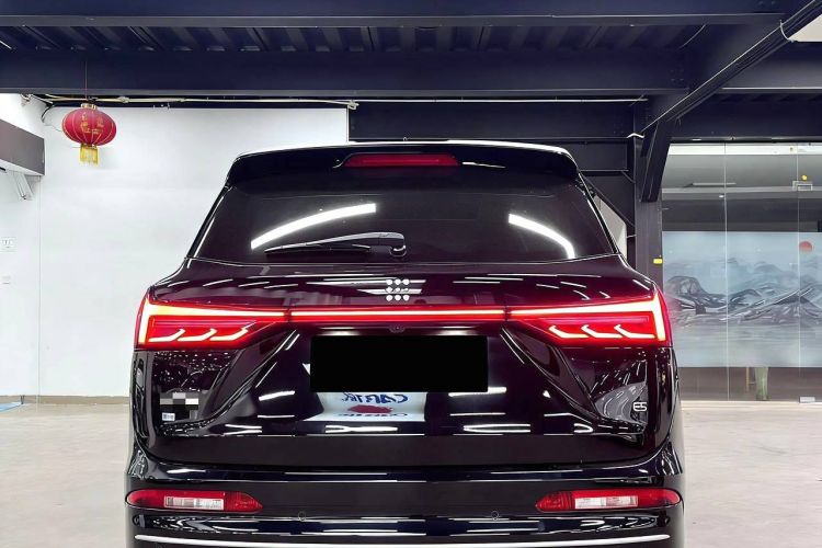 蓝电E5 2024款 荣耀版 100KM臻享型 7座车身外观6006