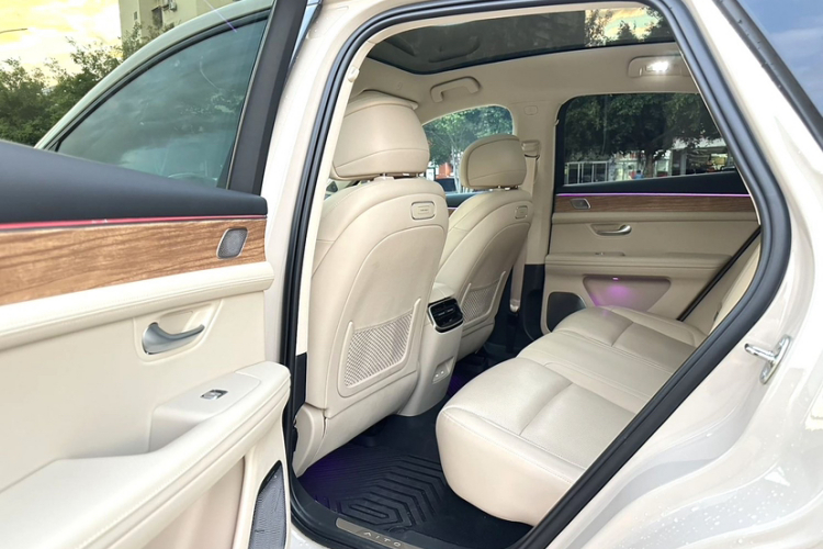 鸿蒙智行 问界M5 2023款 增程后驱标准版中控内饰7003