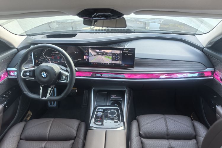 宝马7系 2023款 740Li 领先型 M运动套装中控内饰7001