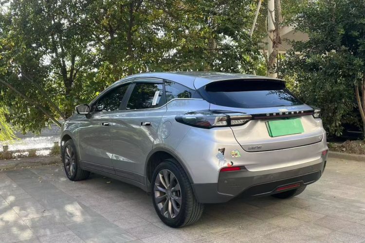 吉利几何C 2022款 蓝莓C400车身外观6004