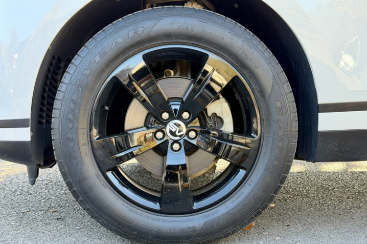 路虎 揽胜星脉 2018款 P250 S中控内饰7010