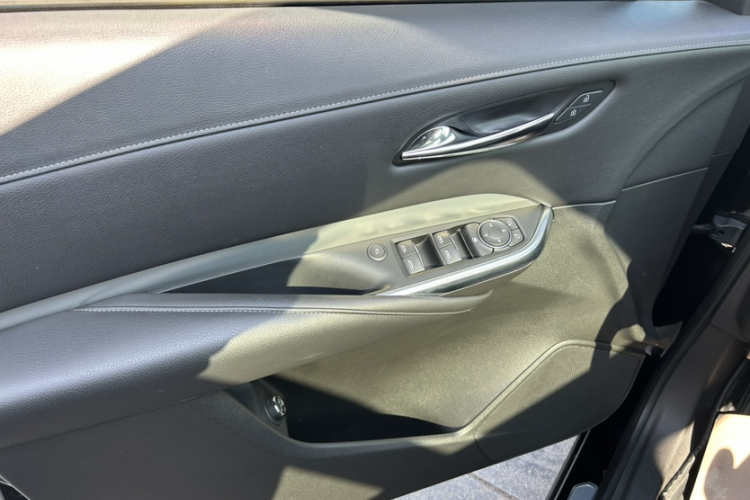 凯迪拉克XT4 2020款 28T 两驱领先型中控内饰7008