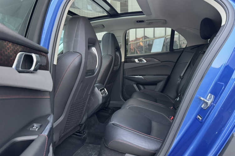 领克02 2018款 1.5T DCT两驱劲Pro版 国V中控内饰7003