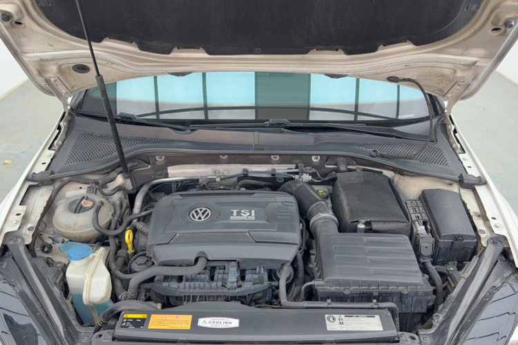 大众 高尔夫(进口) 2015款 2.0TSI R中控内饰7004