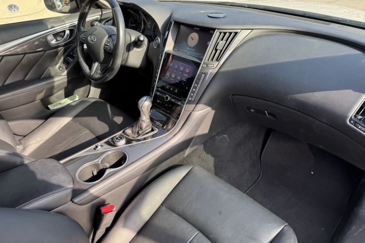 英菲尼迪Q50L 2015款 2.0T 舒适版中控内饰7004