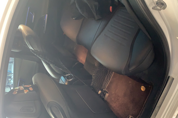 奔驰C级 2022款 改款 C 200 L 运动版中控内饰7002