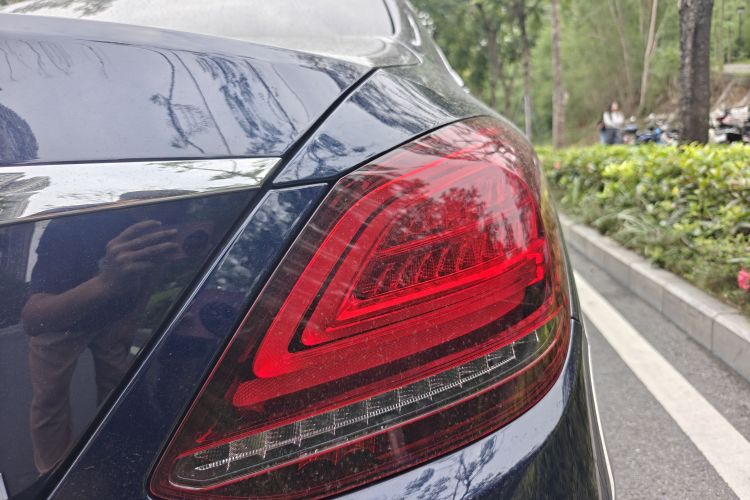 奔驰C级 2019款 C 260 L 运动版车身外观6008