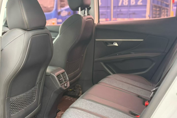 标致4008 2017款 350THP 精英版中控内饰7001