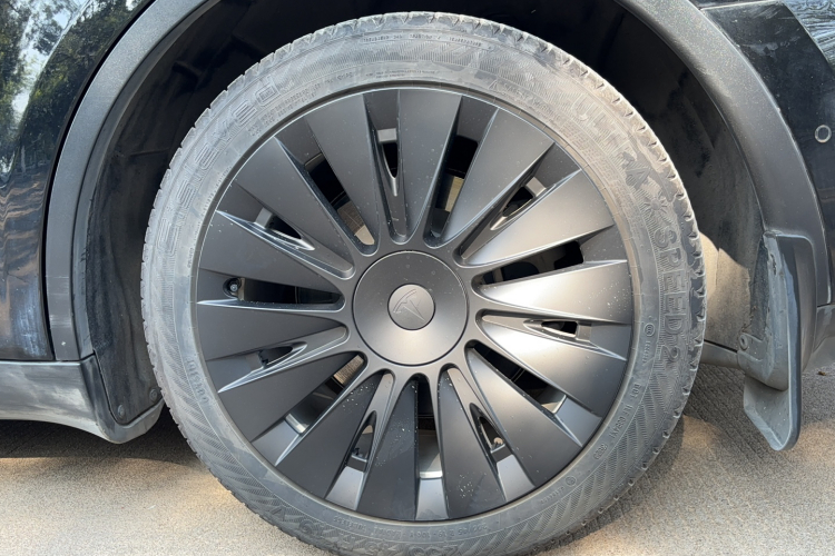 特斯拉 Model Y 2022款 后轮驱动版车身外观6006