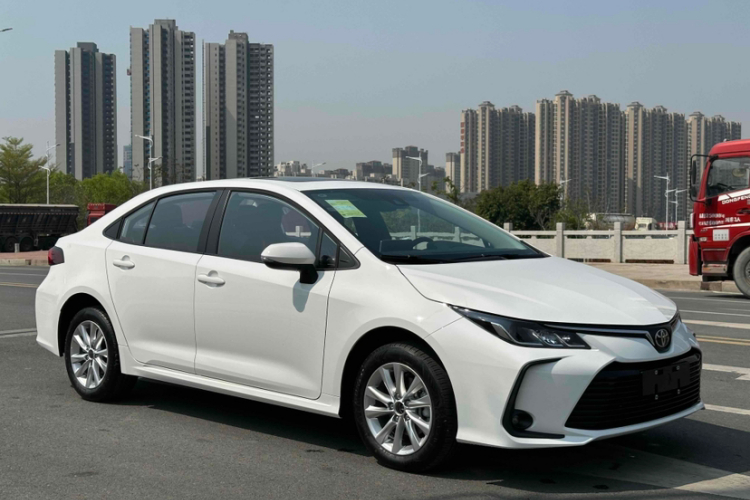 丰田 卡罗拉 2023款 1.2T 精英版车身外观6002