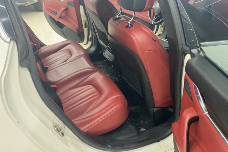 玛莎拉蒂 Ghibli 2014款 3.0T 标准版中控内饰7003