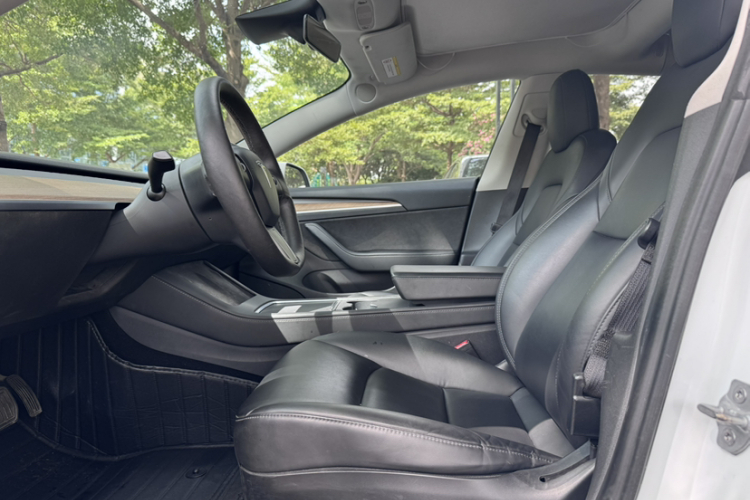 特斯拉 Model 3 2021款 标准续航后驱升级版局部细节19