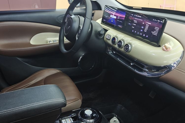 五菱汽车 五菱缤果 2023款 333km 灵犀互联+款中控内饰7007