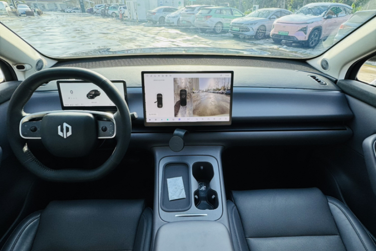 零跑汽车 零跑C16 2024款 增程 200激光雷达版中控内饰7006