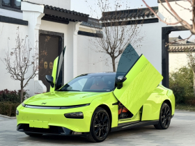 小鹏P7 2022款 670E+鹏翼版