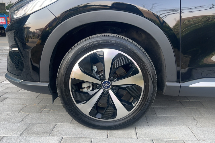 比亚迪 宋PLUS新能源 2021款 EV 旗舰型车身外观6005