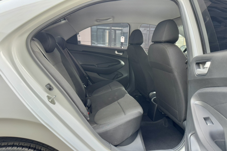 现代 瑞纳 2020款 1.4L 手动GL焕新版中控内饰7002