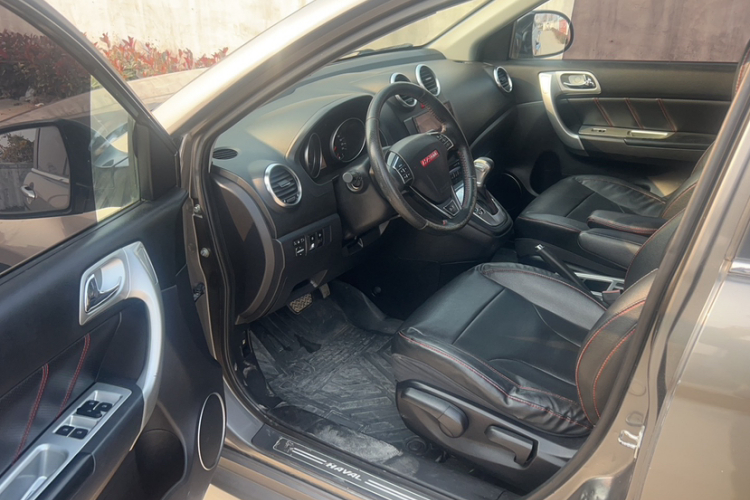 哈弗H6 2013款 升级版 2.4L 自动两驱精英型中控内饰7003