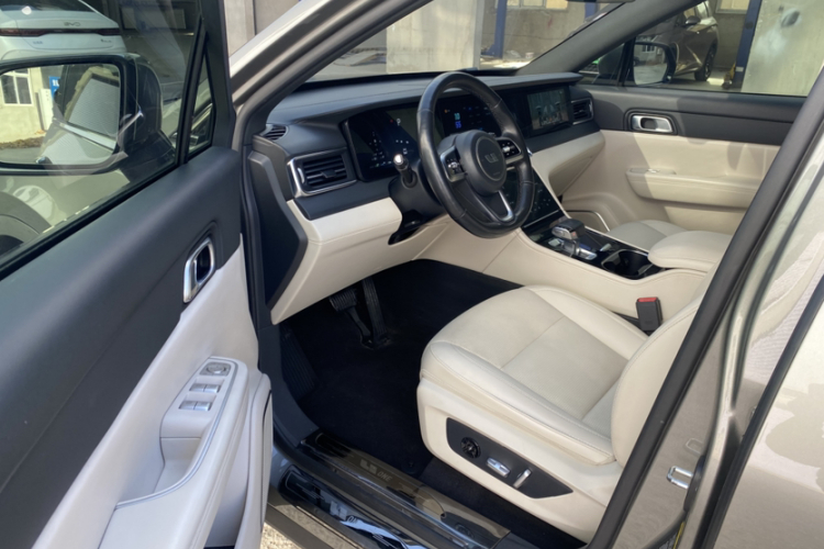 理想汽车 理想ONE 2021款 增程6座版中控内饰7002