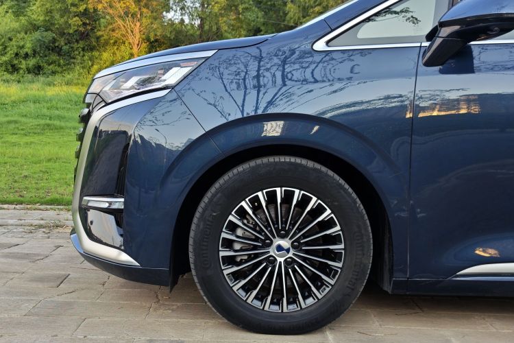 腾势D9 2024款 DM-i 980 四驱旗舰型车身外观6008