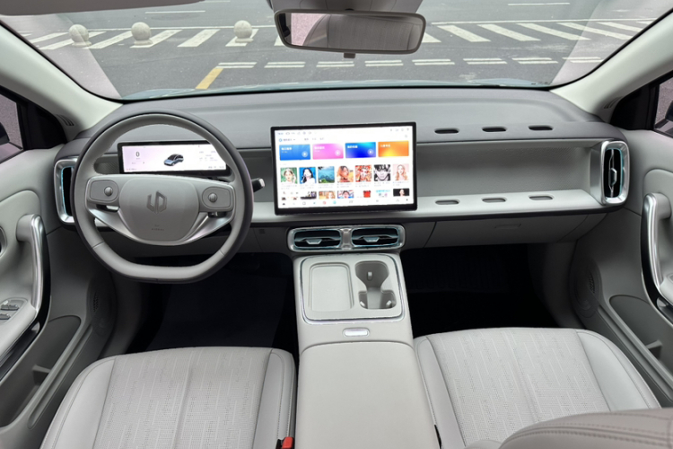 零跑汽车 零跑B01 2025款 650悦享版中控内饰7007